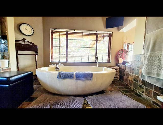 4 BEDROOM HOUSE FOR SALE IN LEEUWFONTEIN ESTATE